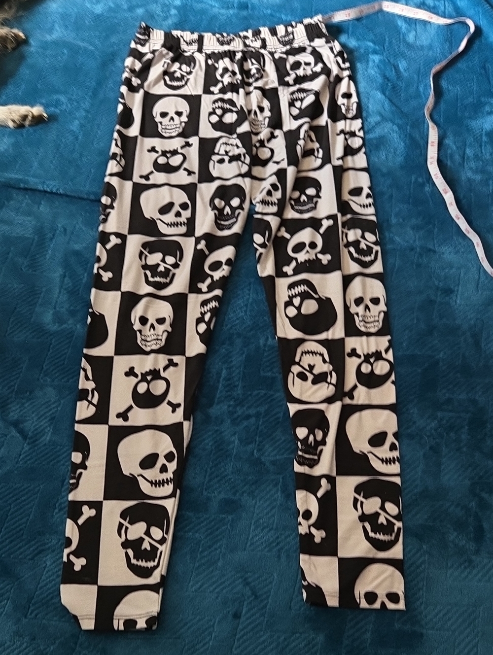 Black & White Skull Print Womans Lounge Pants